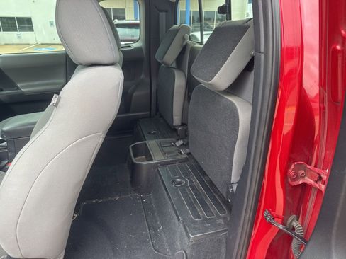 Used 2018 Toyota Tacoma SR w/ SR Convenience Package RWD image 14