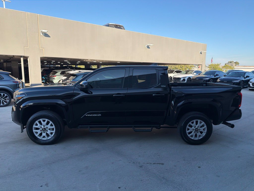 Used 2025 Toyota Tacoma SR5 RWD image 9