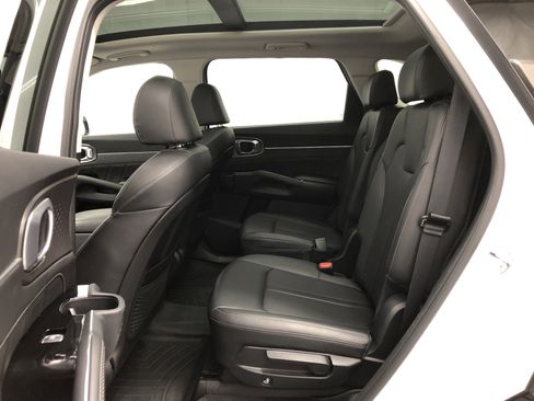 Certified 2023 Kia Sorento SX image 13