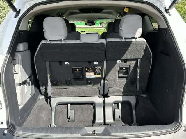 Used 2026 Toyota Sienna LE AWD/4WD image 22