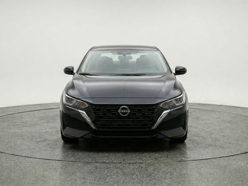 Used 2025 Nissan Sentra SV FWD image 2