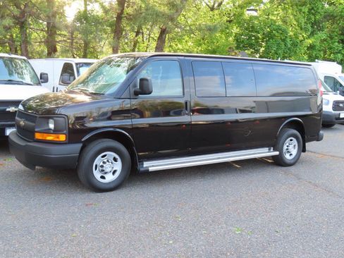 Used 2014 Chevrolet Express 3500 LS RWD image 2