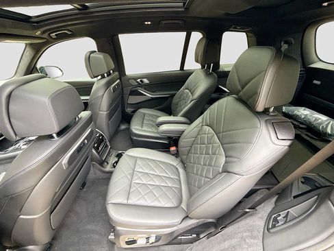 Certified 2026 BMW X7 xDrive40i w/ M Sport Package AWD/4WD image 16