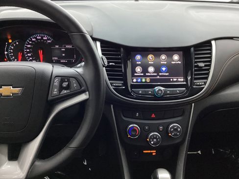 Used 2018 Chevrolet Trax LT w/ LT Convenience Package AWD/4WD image 32
