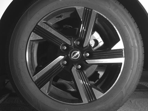 Used 2025 Nissan Sentra SV FWD image 14