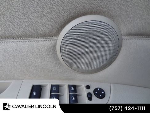 Used 2012 BMW 328i Convertible image 8