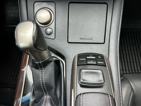 Used 2017 Lexus ES 350 w/ Luxury Package image 57