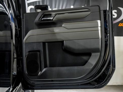 Used 2024 Chevrolet Silverado 2500 ZR2 AWD/4WD image 37