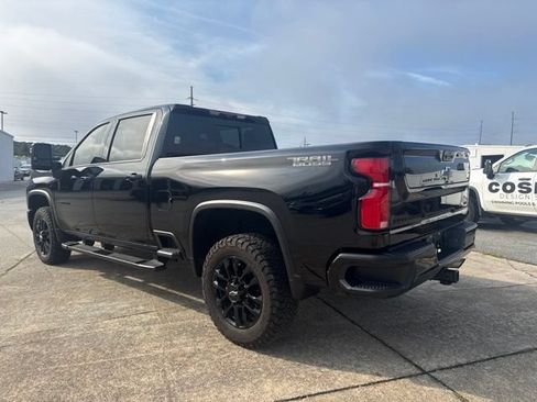 Used 2025 Chevrolet Silverado 2500 LTZ w/ LTZ Plus Package AWD/4WD image 3