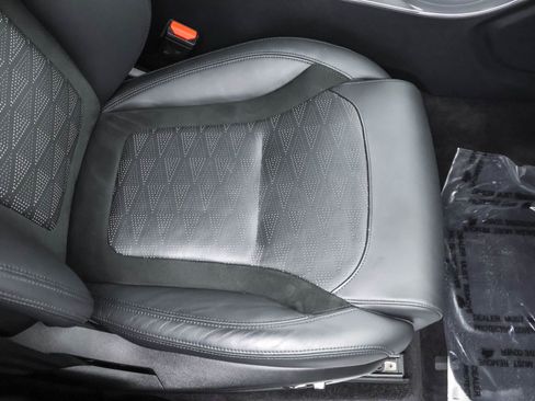 Used 2022 Land Rover Range Rover Sport SVR image 38