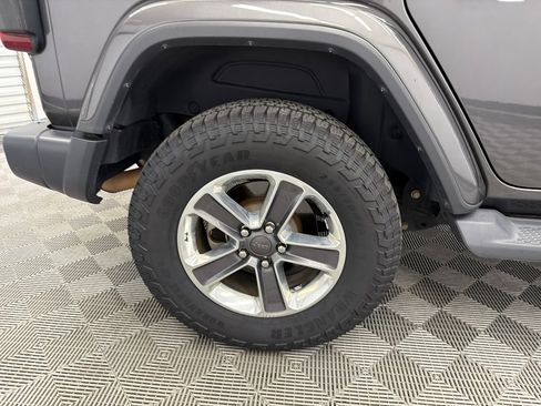 Used 2018 Jeep Wrangler Unlimited Sahara AWD/4WD image 18