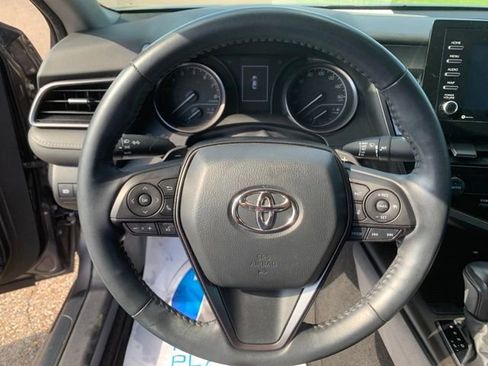 Used 2022 Toyota Camry SE w/ Cold Weather Package FWD image 15