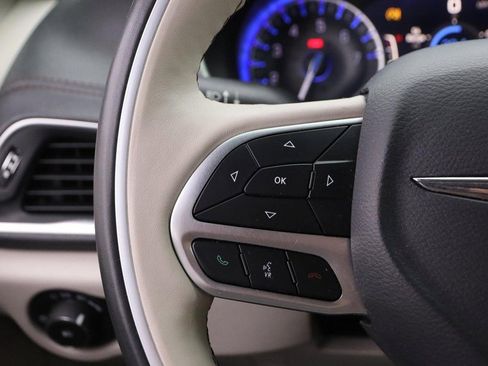 Used 2019 Chrysler Pacifica Limited w/ Tire & Wheel Group image 15