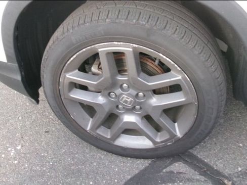 Used 2023 Honda Passport EX-L image 3