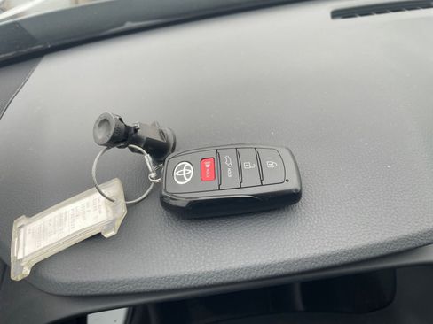 Used 2025 Toyota Grand Highlander FWD image 22