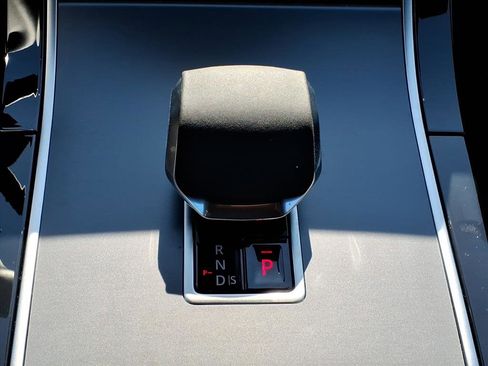 Used 2026 Land Rover Range Rover Evoque S image 13