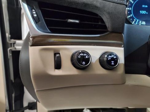 Used 2020 Cadillac Escalade Luxury AWD/4WD image 22
