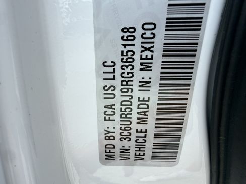 Used 2024 RAM 2500 Big Horn AWD/4WD image 34