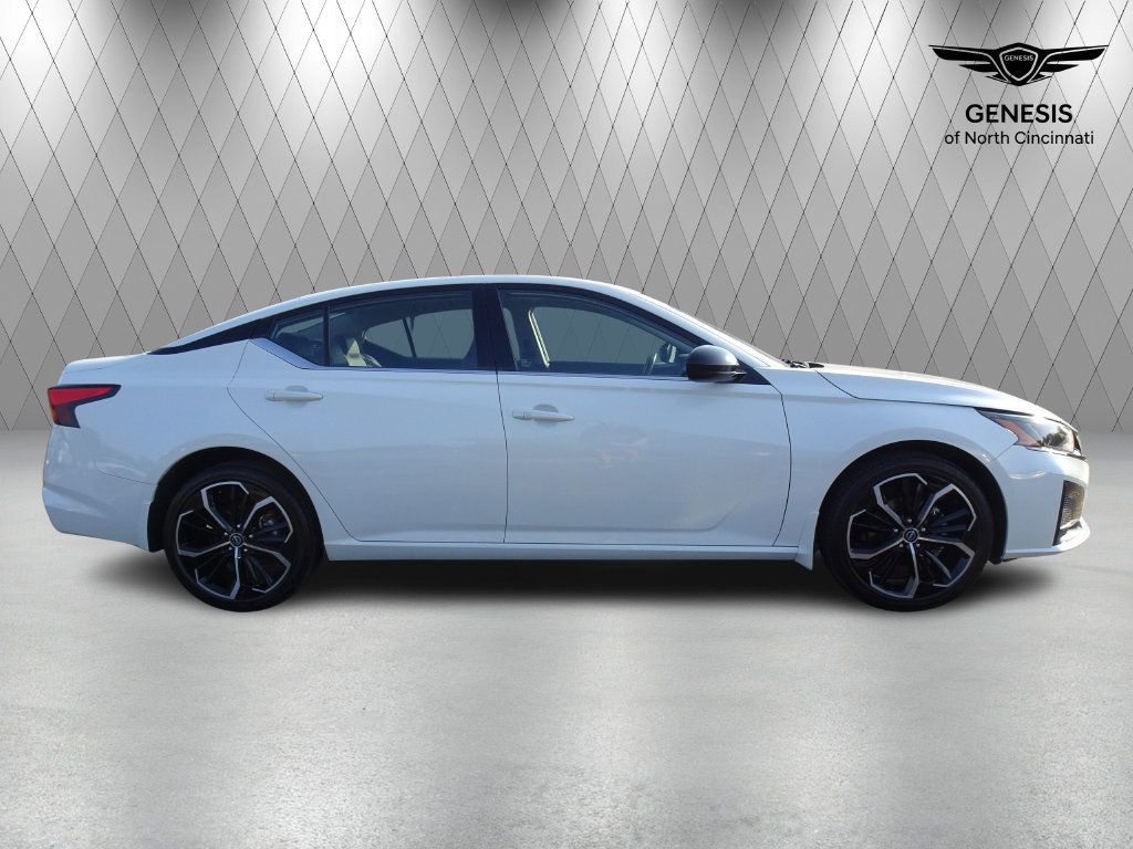 Used 2024 Nissan Altima 2.5 SR AWD/4WD image 6