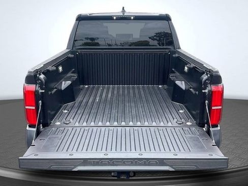 Used 2025 Toyota Tacoma TRD Off-Road AWD/4WD image 17