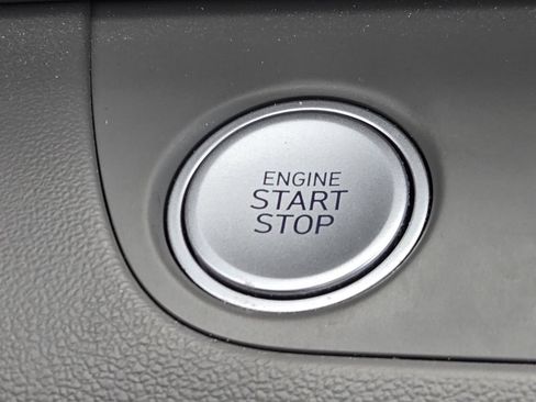 Used 2023 Hyundai Elantra SEL w/ Convenience Package FWD image 21