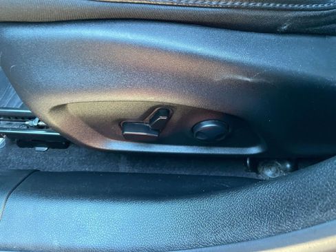 Used 2025 Jeep Compass Limited image 22