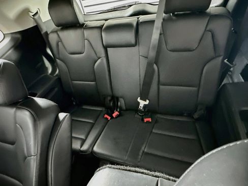 Used 2025 Kia Telluride S FWD image 30