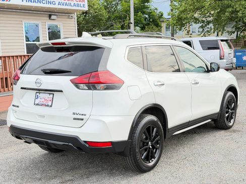 Used 2018 Nissan Rogue SV AWD/4WD image 4
