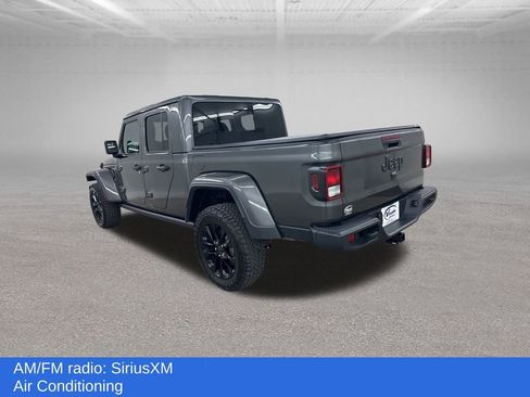 Used 2025 Jeep Gladiator Sport image 9