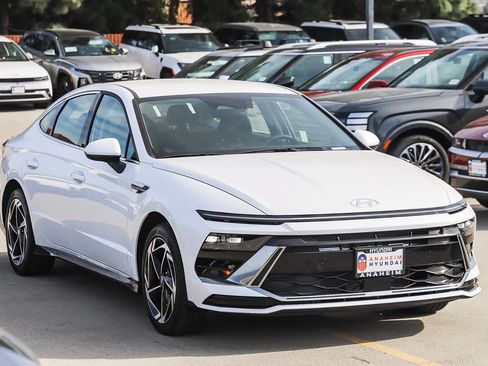 New 2026 Hyundai Sonata SEL FWD image 3