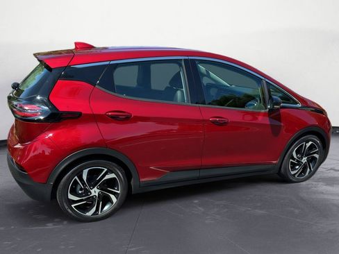 Used 2022 Chevrolet Bolt LT w/ Infotainment Package FWD image 7
