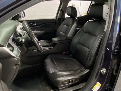 Used 2019 GMC Acadia SLT AWD/4WD image 15
