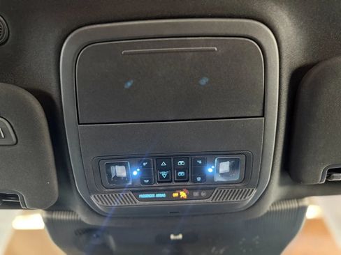 Used 2025 Ford Explorer ST AWD/4WD image 43