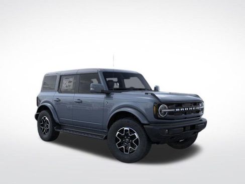 New 2025 Ford Bronco Outer Banks image 9