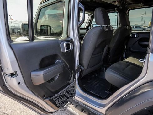 Used 2019 Jeep Wrangler Unlimited Sport S image 24