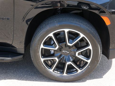 Used 2023 Chevrolet Tahoe RST AWD/4WD image 9