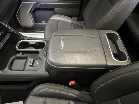Used 2024 GMC Sierra 3500 Denali w/ Technology Package image 50