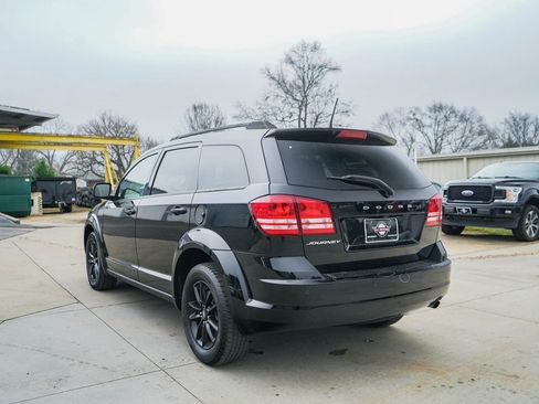 Used 2020 Dodge Journey SE w/ SE Popular Equipment Group image 4