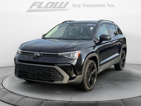 Certified 2026 Volkswagen Taos SE AWD/4WD image 4