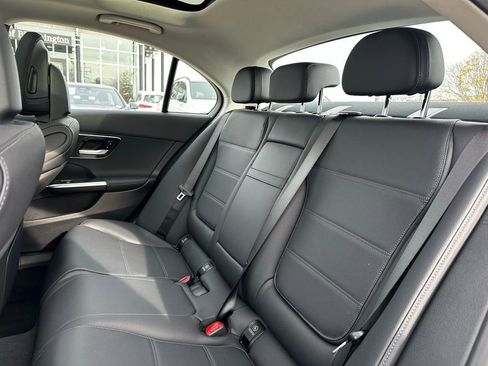 Used 2025 Mercedes-Benz C 300 4MATIC Sedan image 25