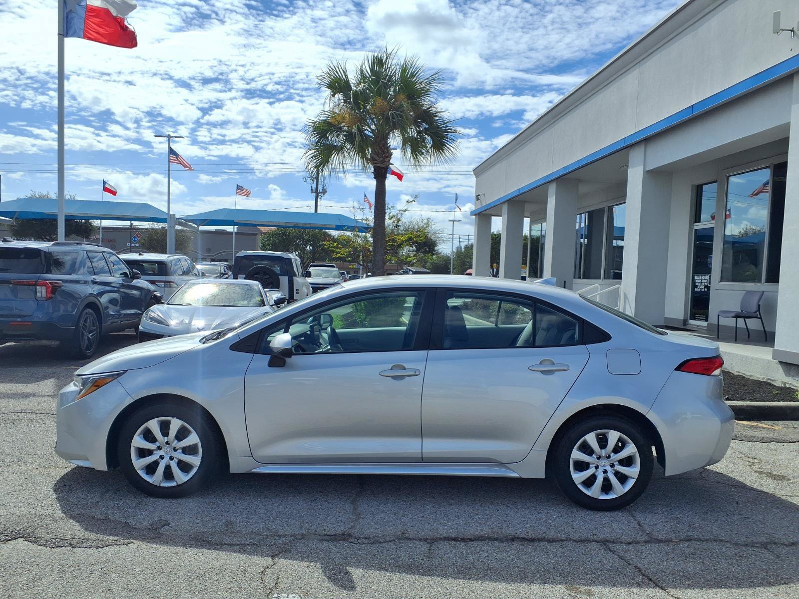 Used 2024 Toyota Corolla LE FWD image 24