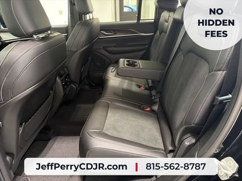 New 2026 Jeep Grand Cherokee Altitude AWD/4WD image 25