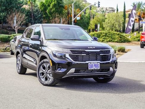 New 2026 Kia Seltos LX image 2