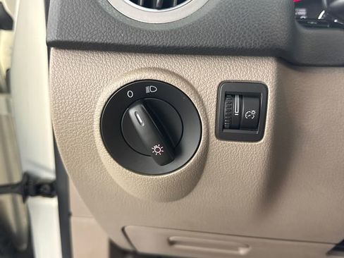 Used 2010 Volkswagen Tiguan SE AWD/4WD image 31