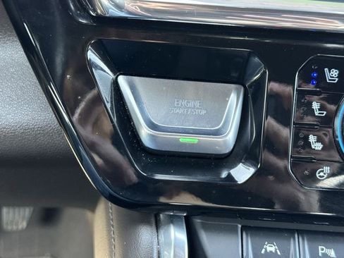 Used 2025 GMC Sierra 1500 Denali AWD/4WD image 17