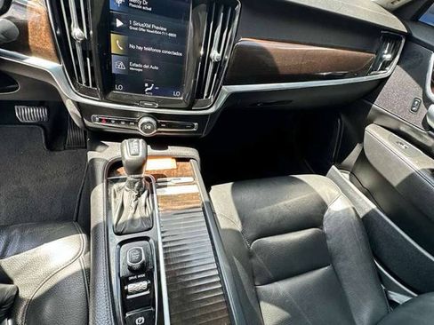Used 2018 Volvo S90 T5 Momentum w/ Convenience Package FWD image 13
