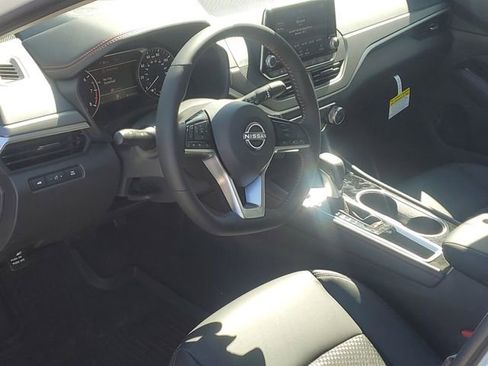 New 2025 Nissan Altima 2.5 SR image 6