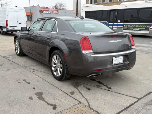 Used 2015 Chrysler 300 Limited w/ Driver Convenience Group image 7