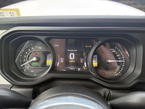 Used 2024 Jeep Wrangler Unlimited Sahara w/ Technology Group image 23