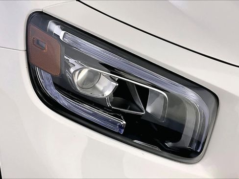 Used 2023 Mercedes-Benz GLB 250 4MATIC image 27